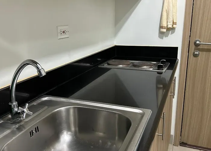 Apartment Affordable Cozy Place Walking Distance To Mall Of And Near Airport